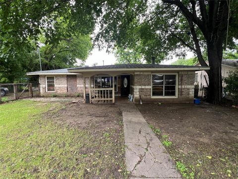 Single Family Residence in Austin TX 105 Florence DR.jpg