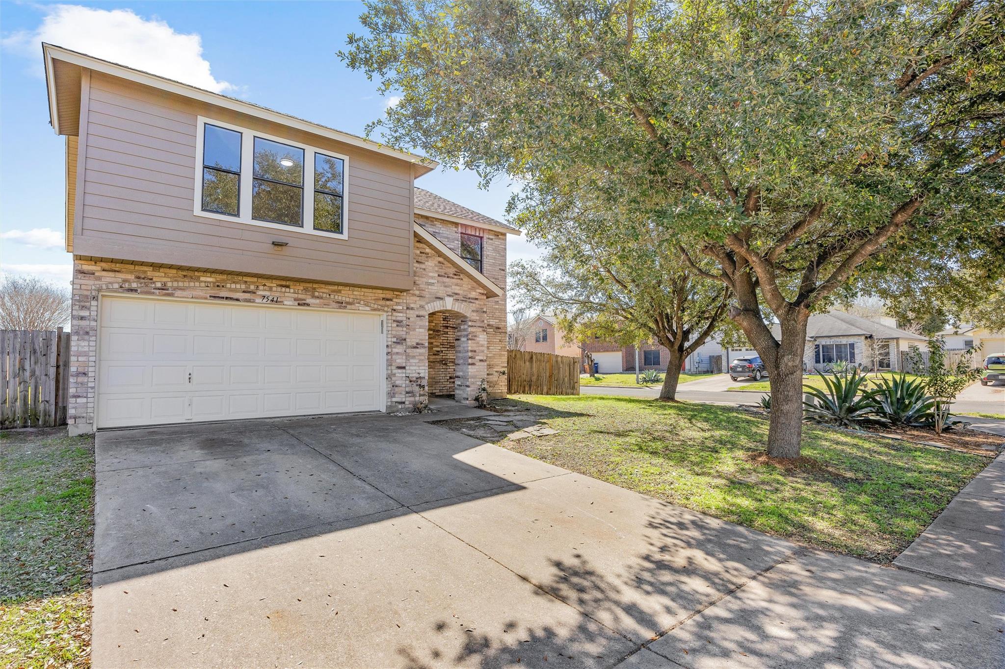 7541 Redrick DR