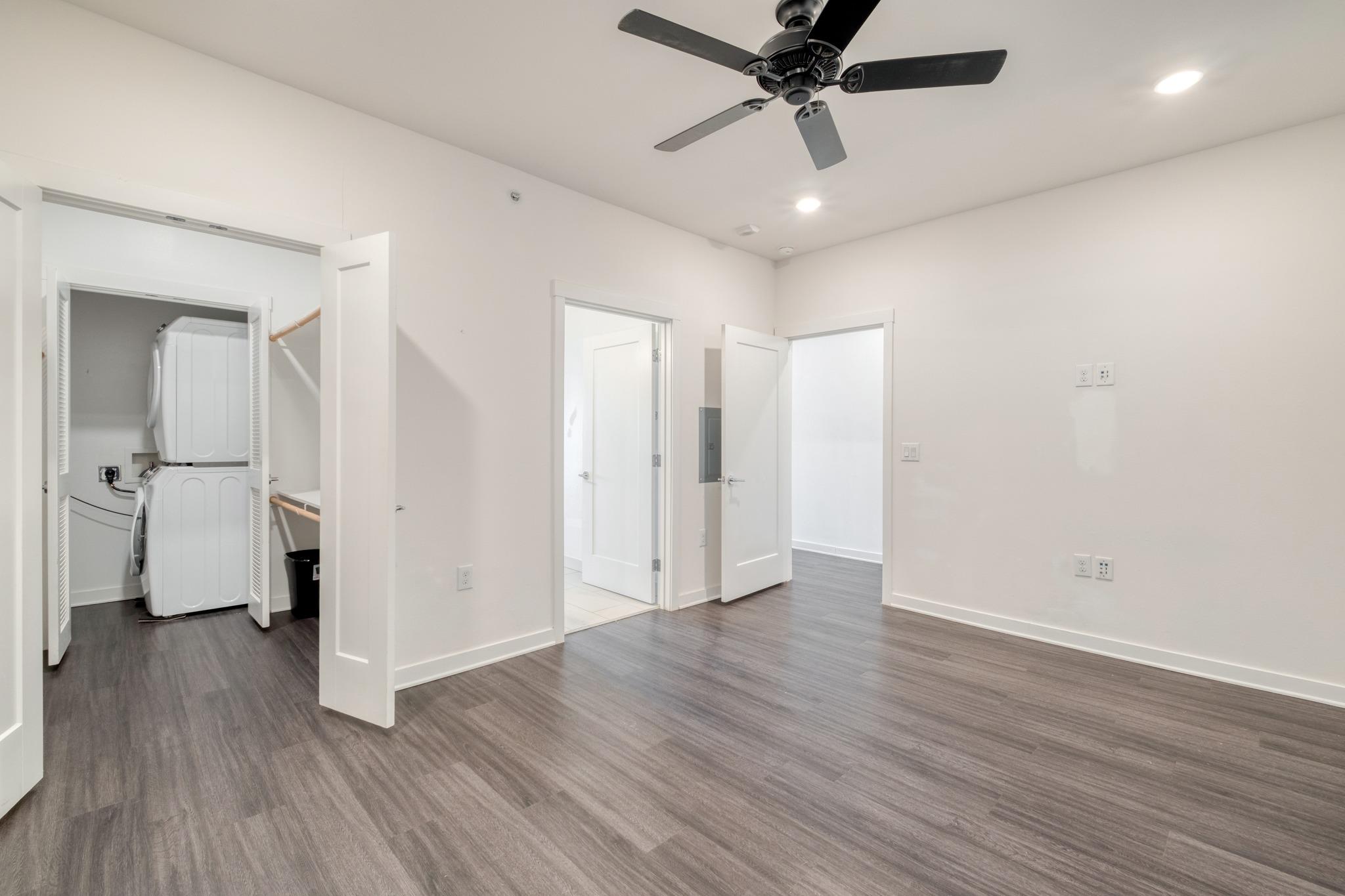 4361 S Congress Ave 527