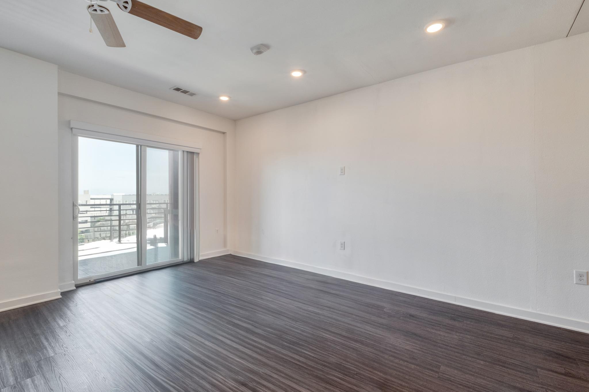 4361 S Congress Ave 527