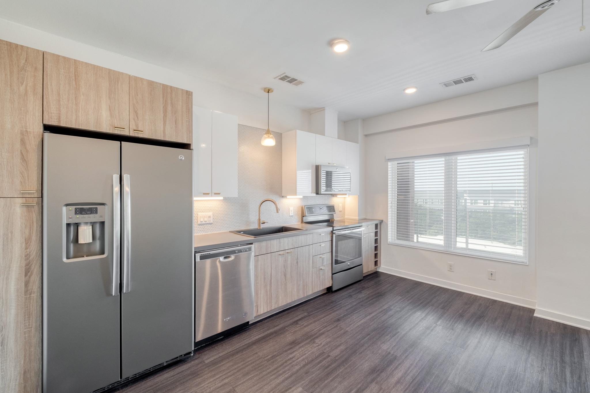 4361 S Congress Ave 527