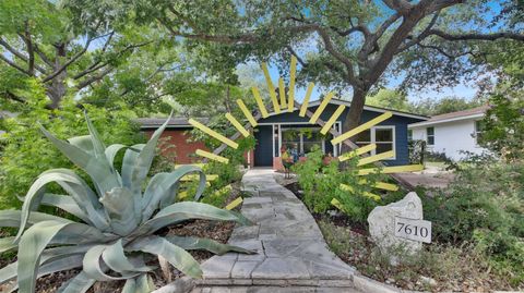 Photo of 7610 Gault ST, Austin, TX 78757 (MLS # 5148408)
