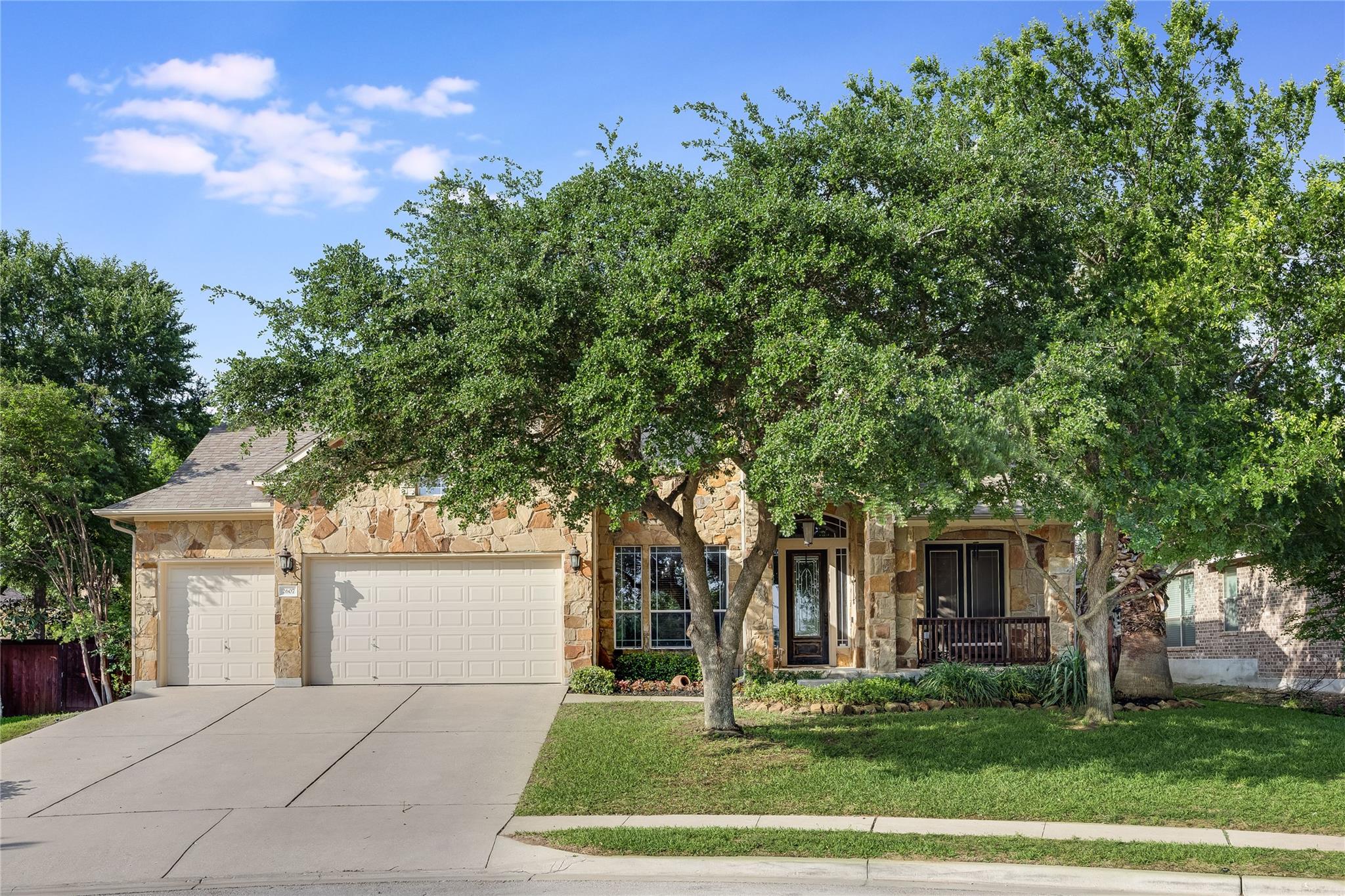 2607 Armatrading DR