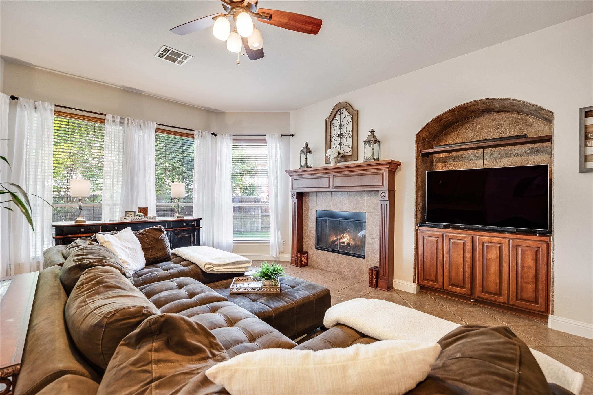 2607 Armatrading DR