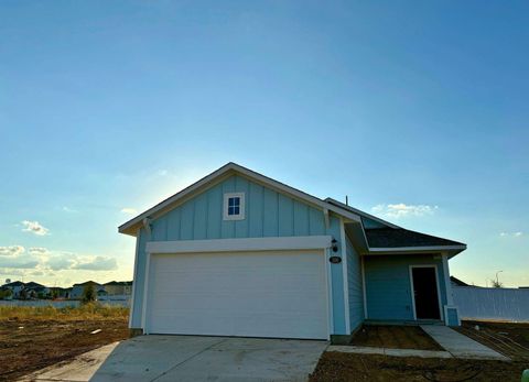 100 Daylily DR Elgin TX 78621