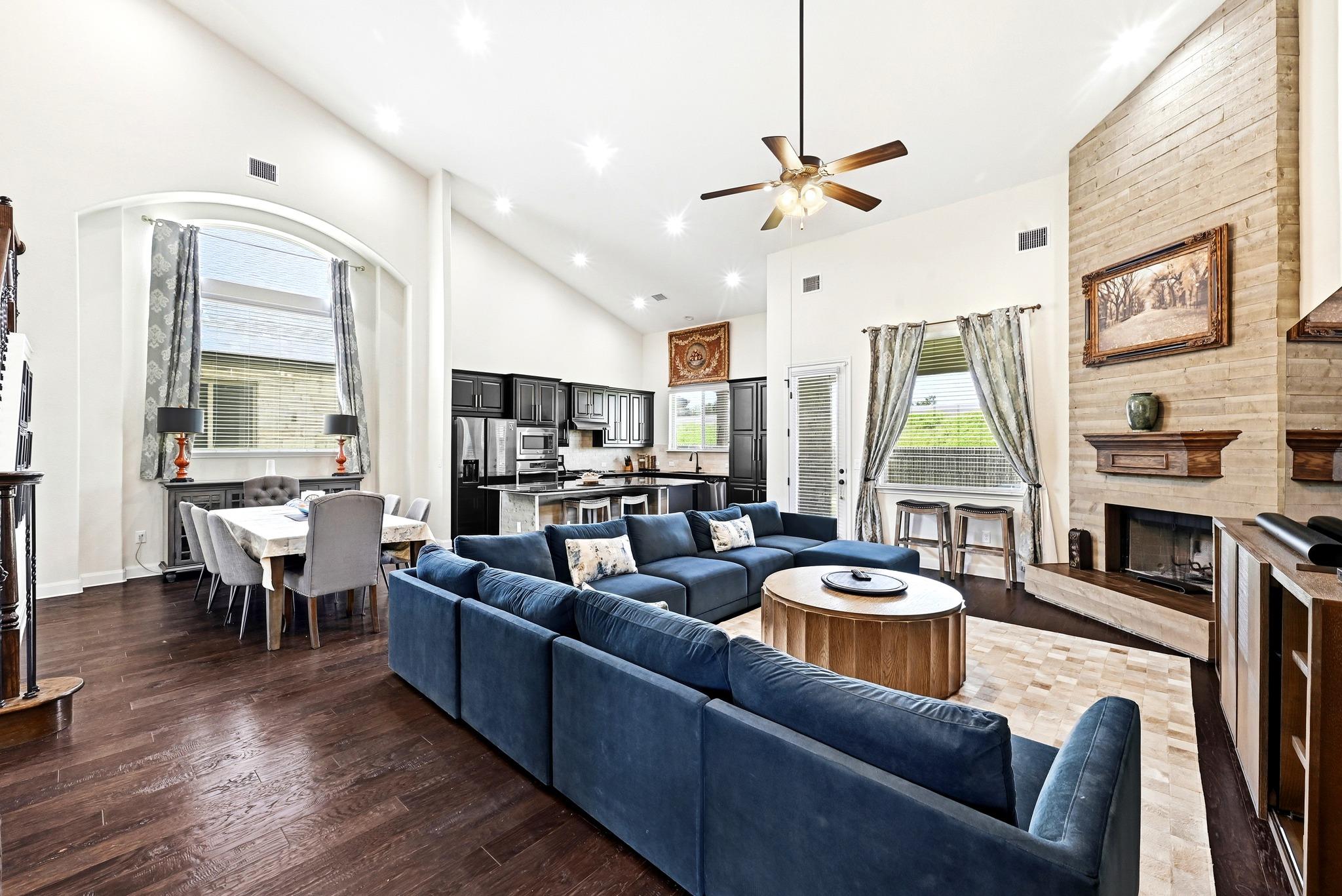 2237 Cactus Valley DR
