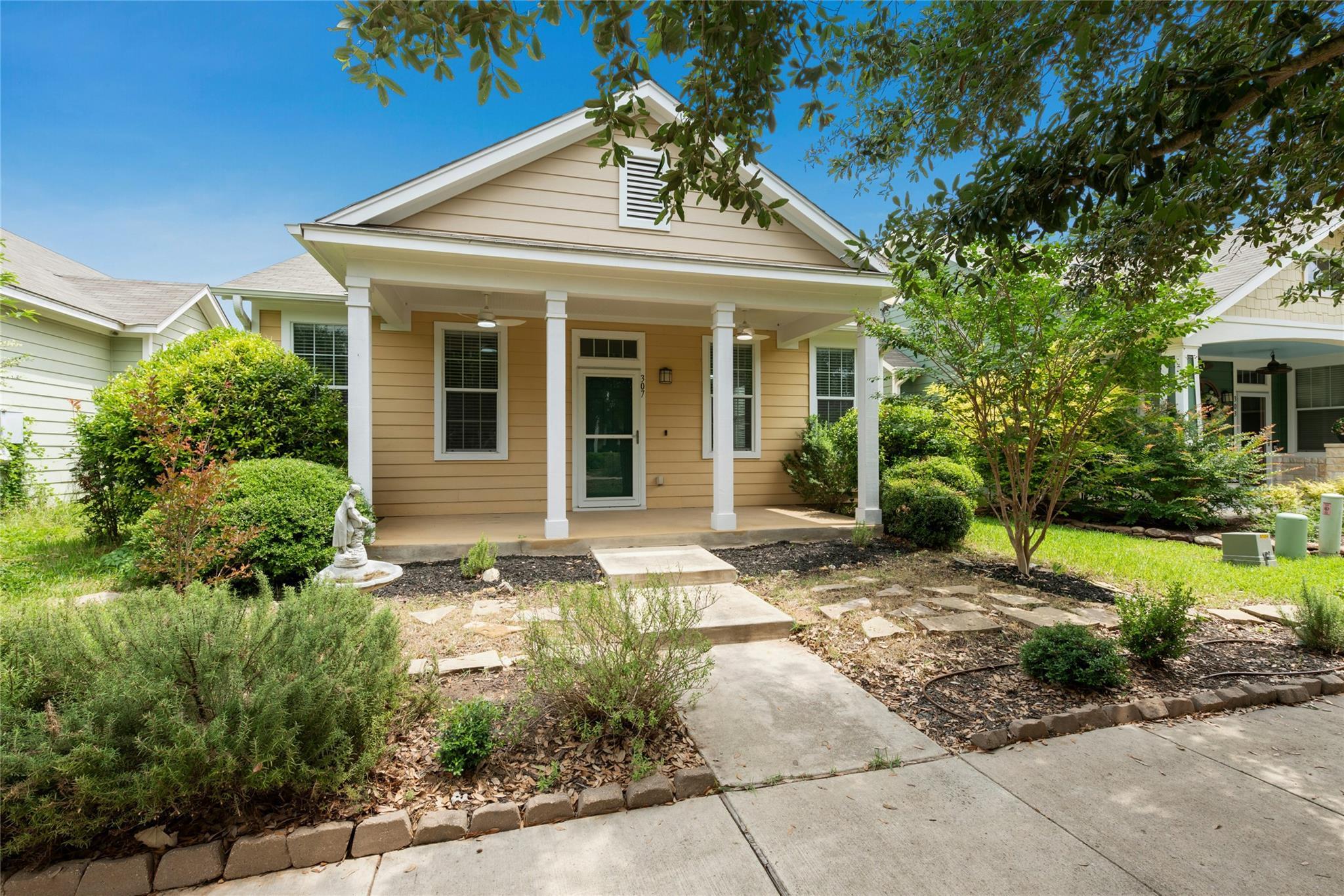 307 Rachel ST