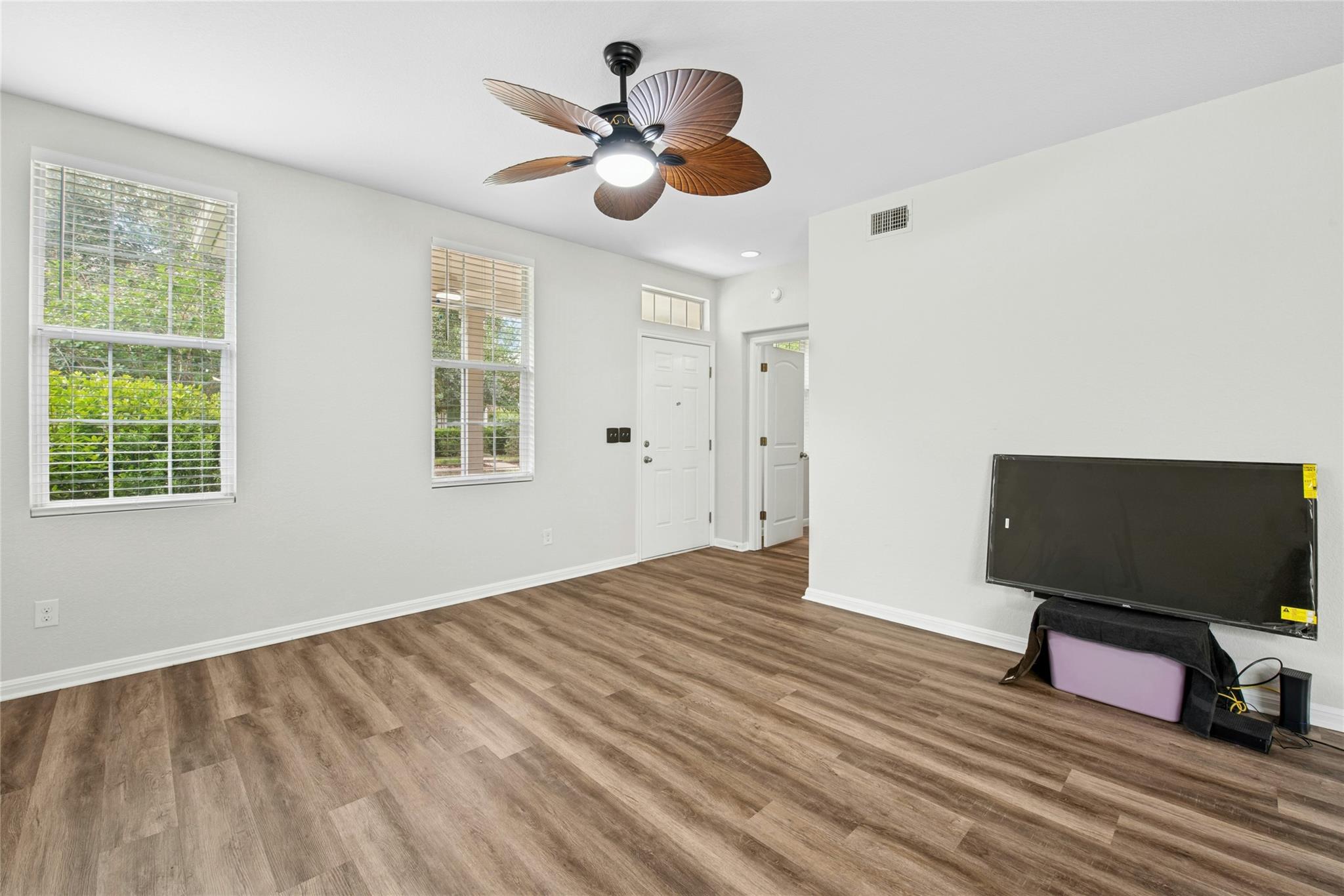 307 Rachel ST