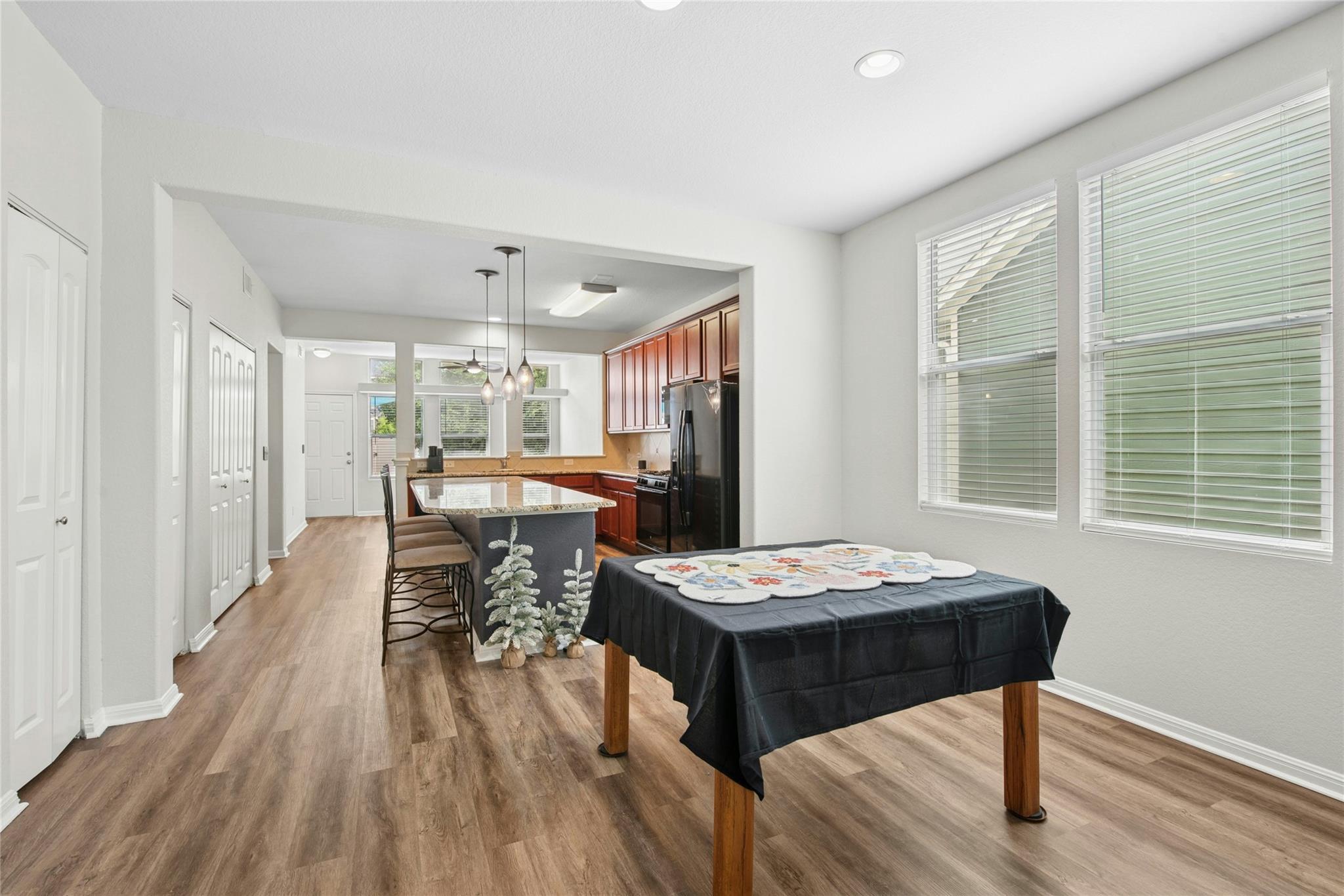 307 Rachel ST