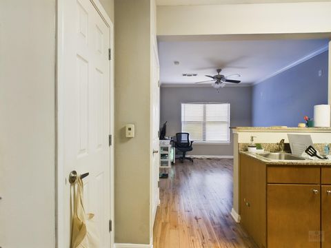 Photo of 2502 Leon ST #218, Austin, TX 78705 (MLS # 4934791)