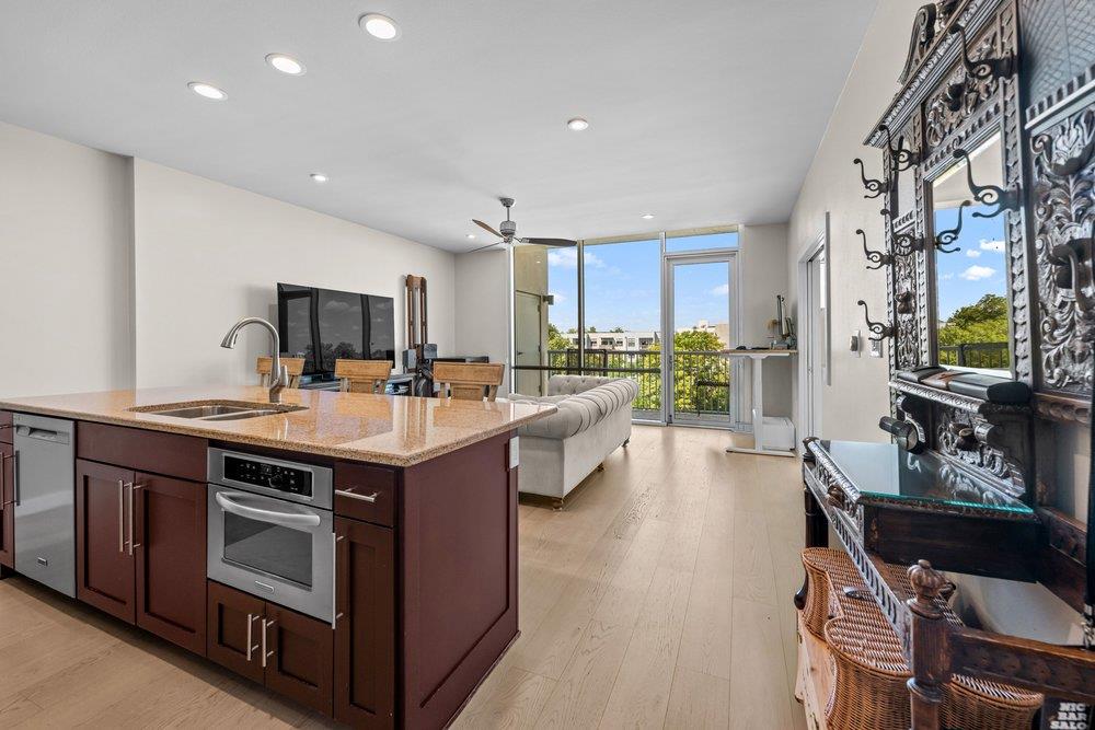 1600 Barton Springs RD 1508