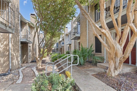 Tiny photo for 818 Banister LN #818, Austin, TX 78704 (MLS # 7855592)