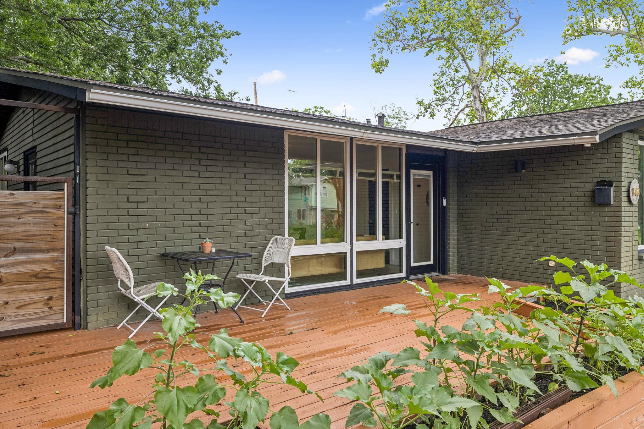 1428 Corona DR
