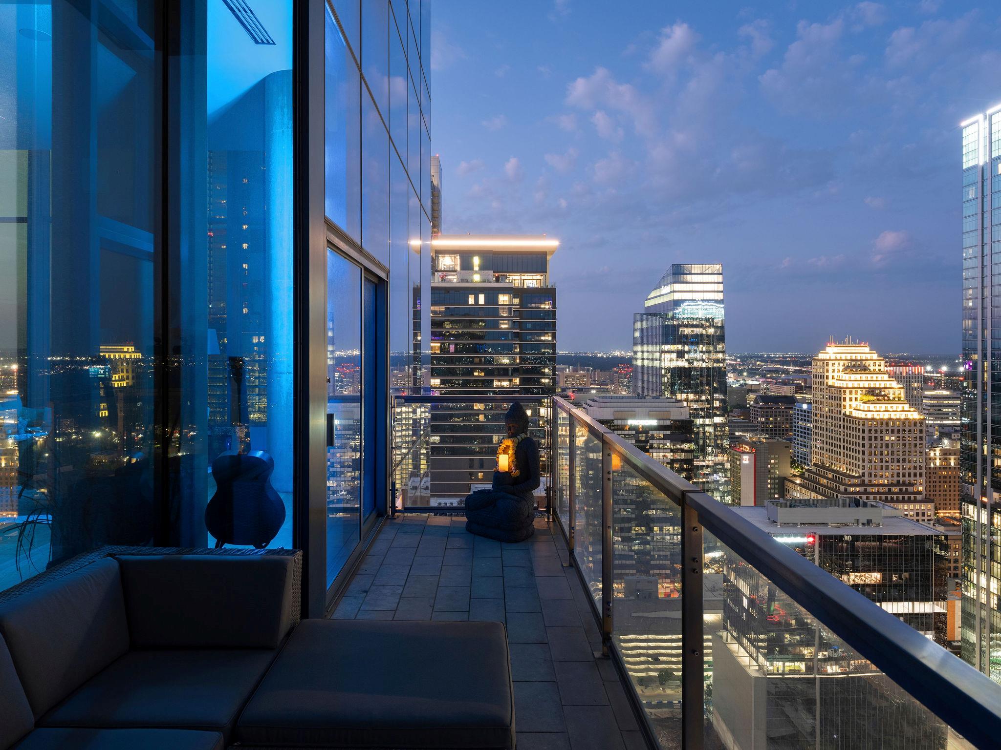210 Lavaca ST 3504