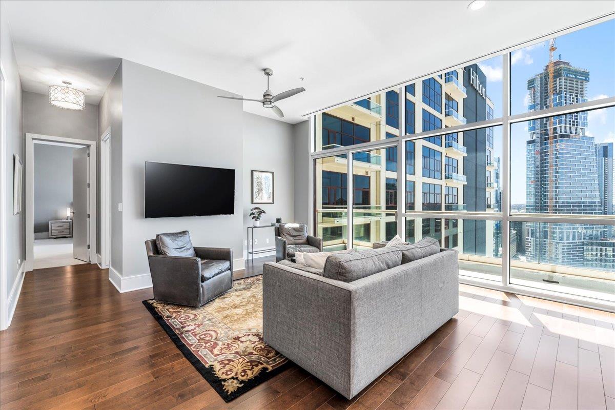 555 E 5th ST 2706