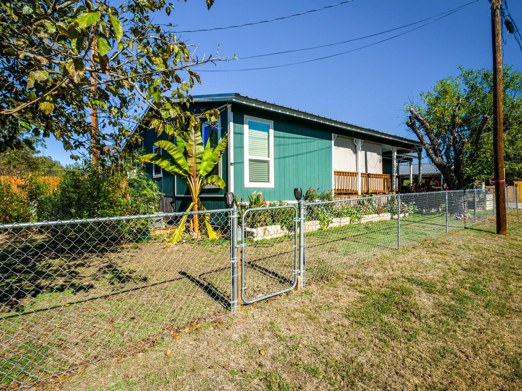 301 E Castlebriar DR