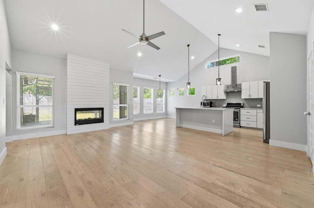 Photo of 4207 Alexandria DR, Austin, TX 78749 (MLS # 3181289)