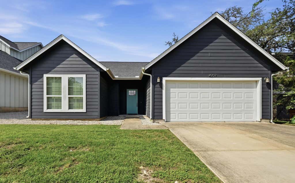 Photo of 4207 Alexandria DR, Austin, TX 78749 (MLS # 3181289)