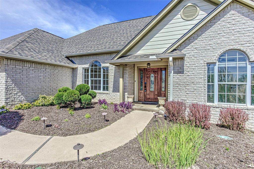 Photo of 703 Amy CIR, Marble Falls, TX 78654 (MLS # 3455191)