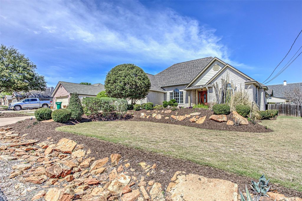 Photo of 703 Amy CIR, Marble Falls, TX 78654 (MLS # 3455191)