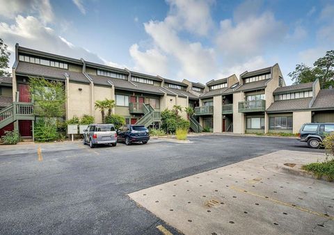 Photo of 601 Nelray BLVD #15, Austin, TX 78751 (MLS # 1110137)