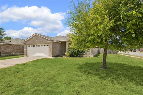 Photo of 913 Remington DR, Leander, TX 78641 (MLS # 6679441)