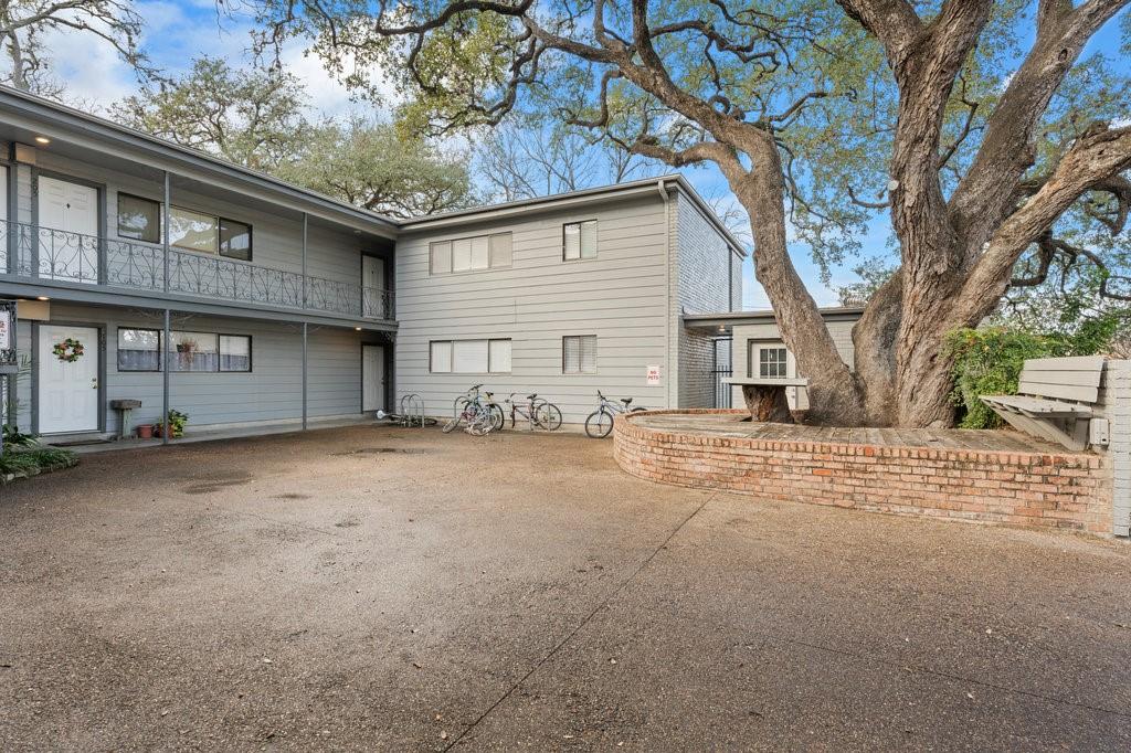 View Austin, TX 78705 condo