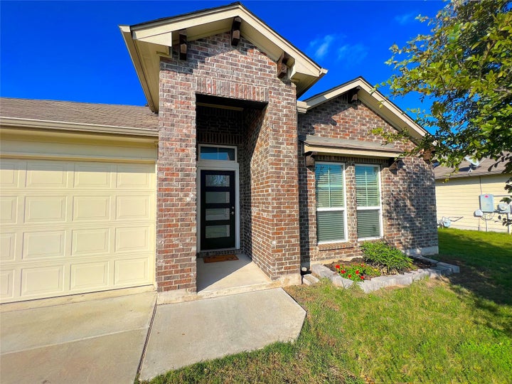 Photo 1 of 26 — 802 Mitchell DR, Hutto, TX 78634