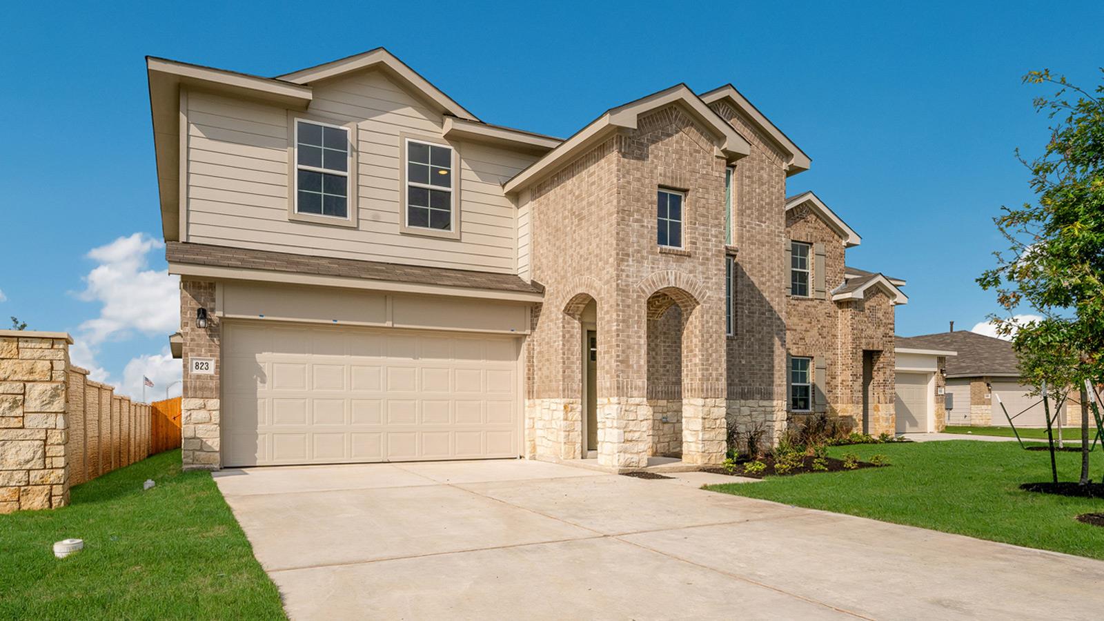 216 Juan Cordona DR