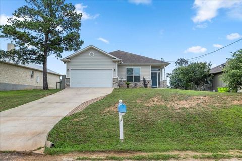 105 Keo Keo CT Bastrop TX 78602