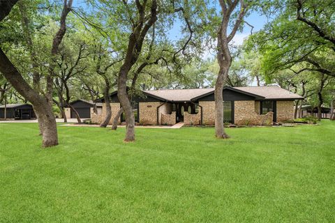 Photo of 303 W Sequoia SPUR, Georgetown, TX 78628 (MLS # 8726399)