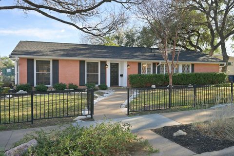 Photo of 5807 Fairlane DR, Austin, TX 78757 (MLS # 4113821)