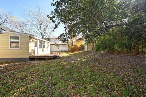 Tiny photo for 9703 Saugus LN, Austin, TX 78733 (MLS # 4243552)