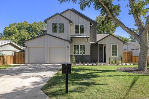 Photo of 2611 Sherwood LN, Austin, TX 78704 (MLS # 3897459)