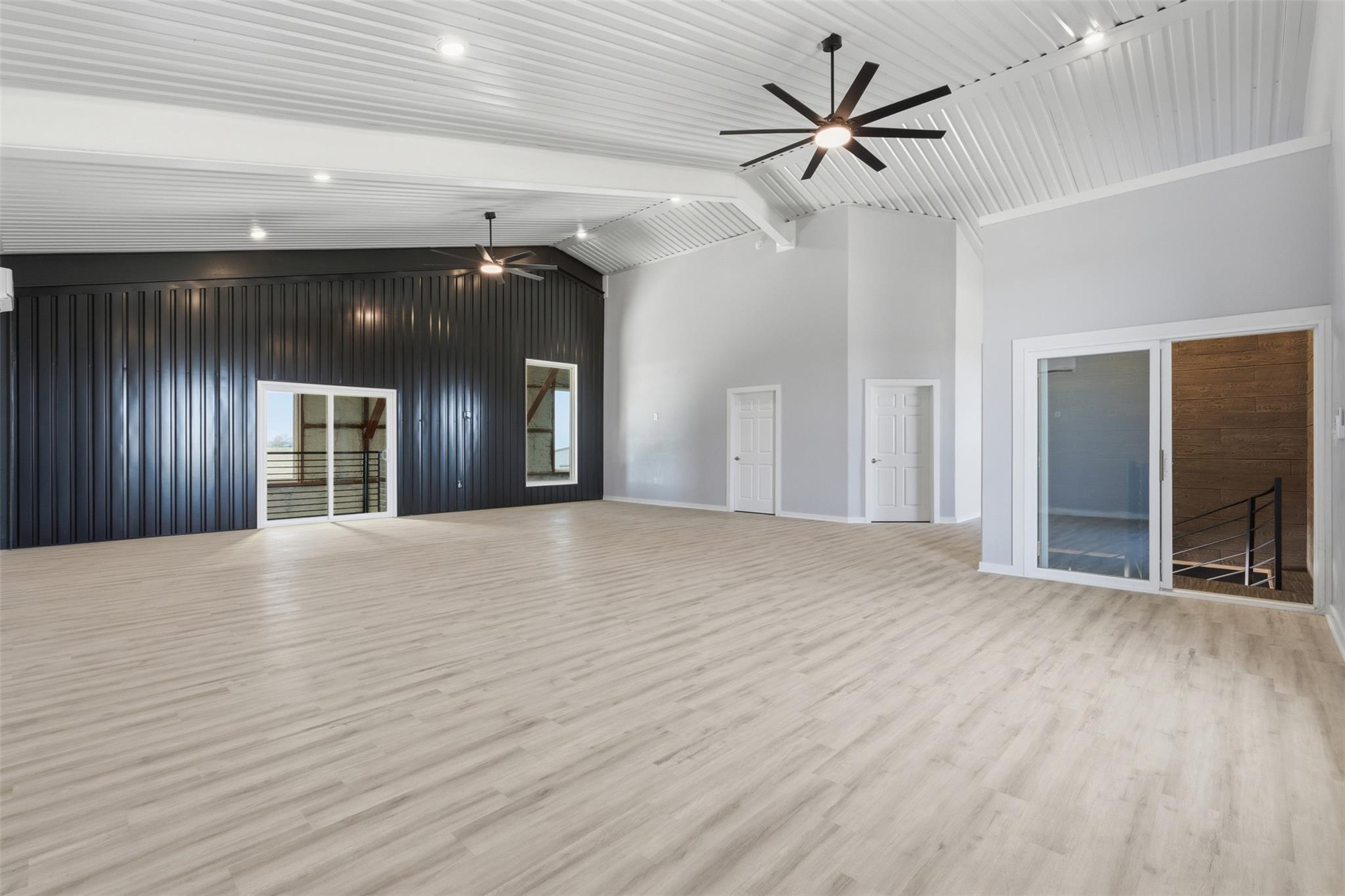 15771 S I35 Frontage Rd Hangar 39