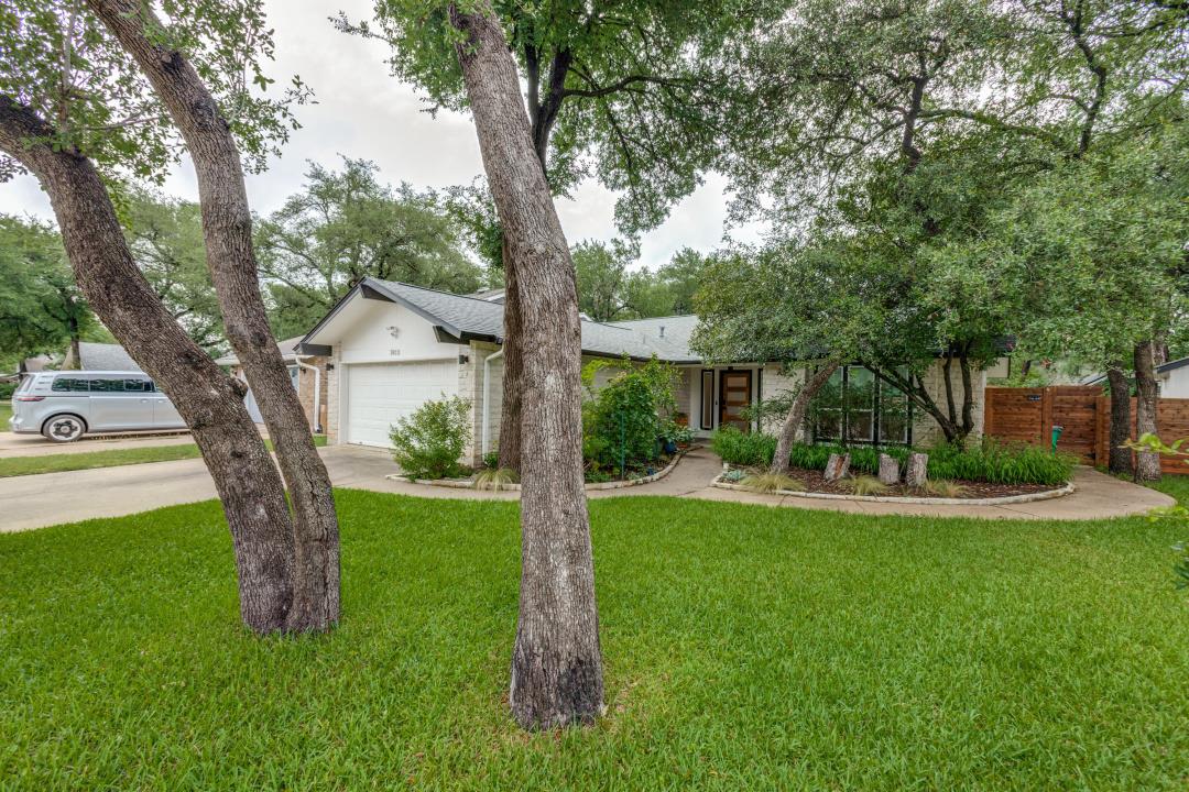 7413 Fireoak DR