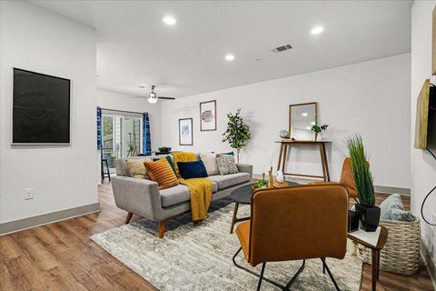 Tiny photo for 12170 Abbey Glen LN #A, Austin, TX 78753 (MLS # 1658941)