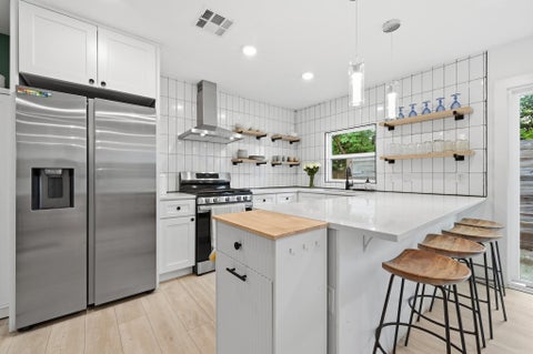 Tiny photo for 1406 Camelot CIR #1, Austin, TX 78745 (MLS # 2426892)