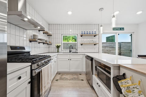 Tiny photo for 1406 Camelot CIR #1, Austin, TX 78745 (MLS # 2426892)