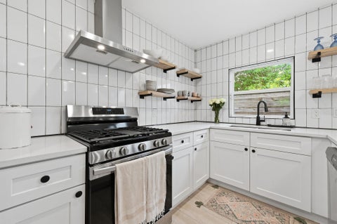 Tiny photo for 1406 Camelot CIR #1, Austin, TX 78745 (MLS # 2426892)