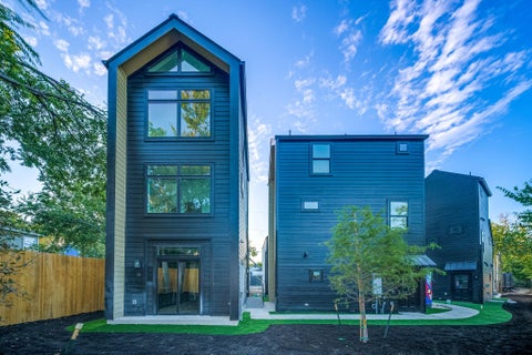Photo of 605 E 55th ST #6, Austin, TX 78751 (MLS # 2070023)