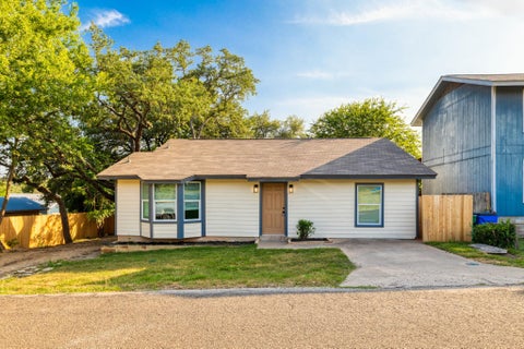 Photo of 10808 Ridgeway ST, Jonestown, TX 78645 (MLS # 1315600)