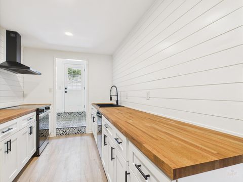 Tiny photo for 6108 Shadow Valley DR #B, Austin, TX 78731 (MLS # 8488525)