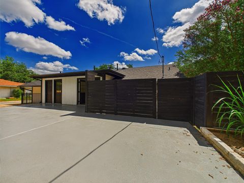 Tiny photo for 6108 Shadow Valley DR #B, Austin, TX 78731 (MLS # 8488525)
