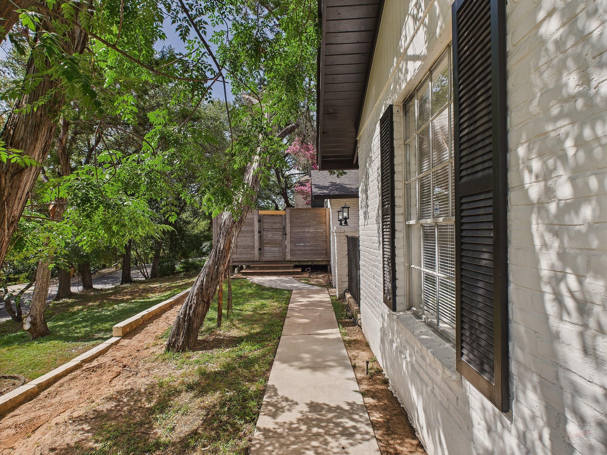 6108 Shadow Valley DR A