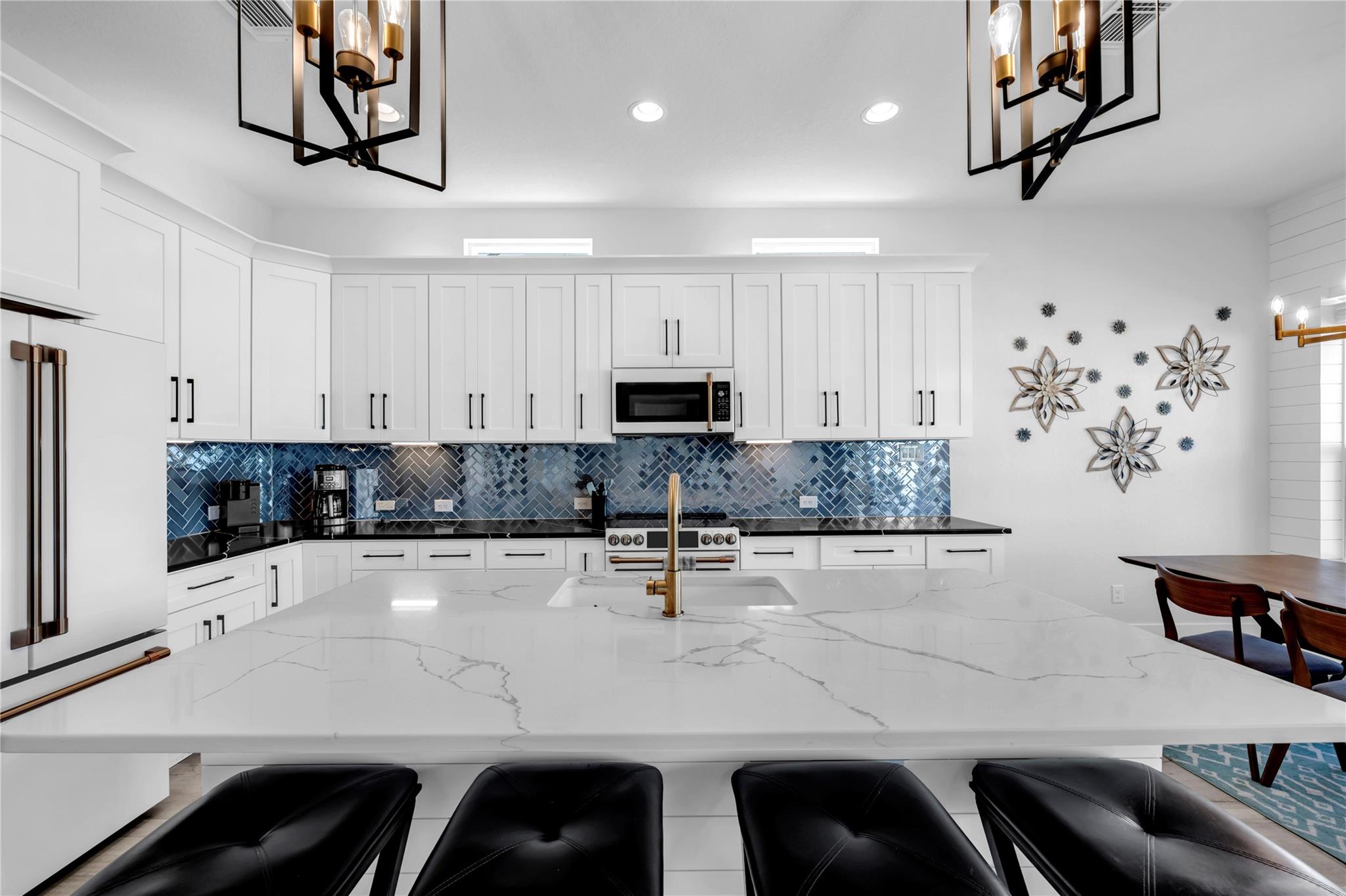 128 Village View DR
