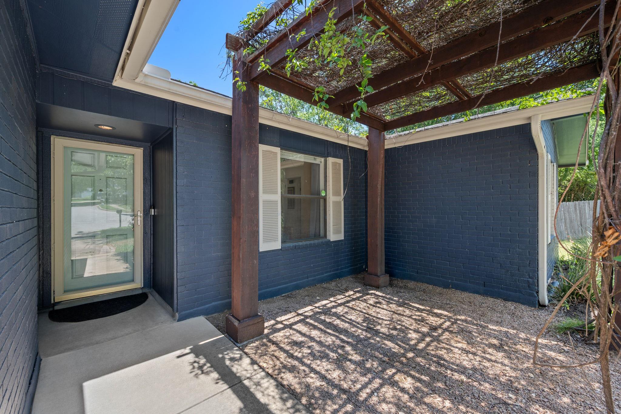 2801 Cornish CIR