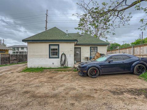 Tiny photo for 1122 Chicon ST, Austin, TX 78702 (MLS # 8083642)
