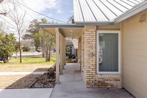 Tiny photo for 605 Wilmes DR #1, Austin, TX 78752 (MLS # 5451787)