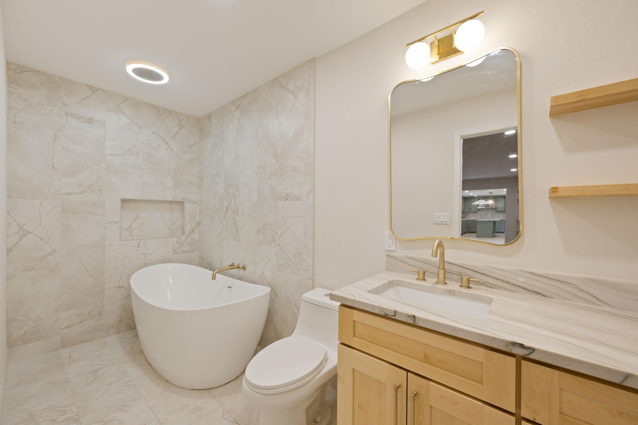 210 Waxwing DR